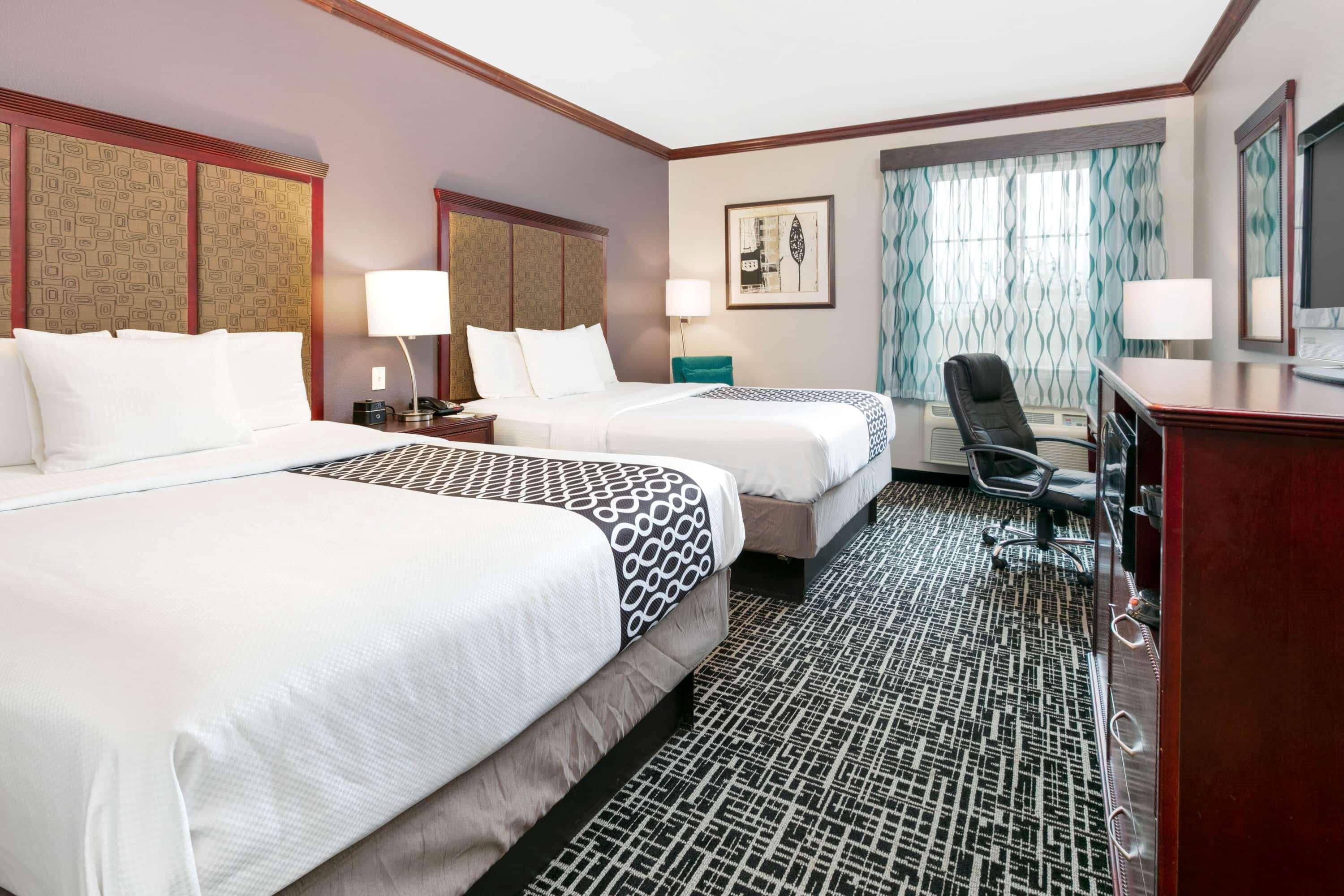 La Quinta By Wyndham Lindale Hotel Exterior photo