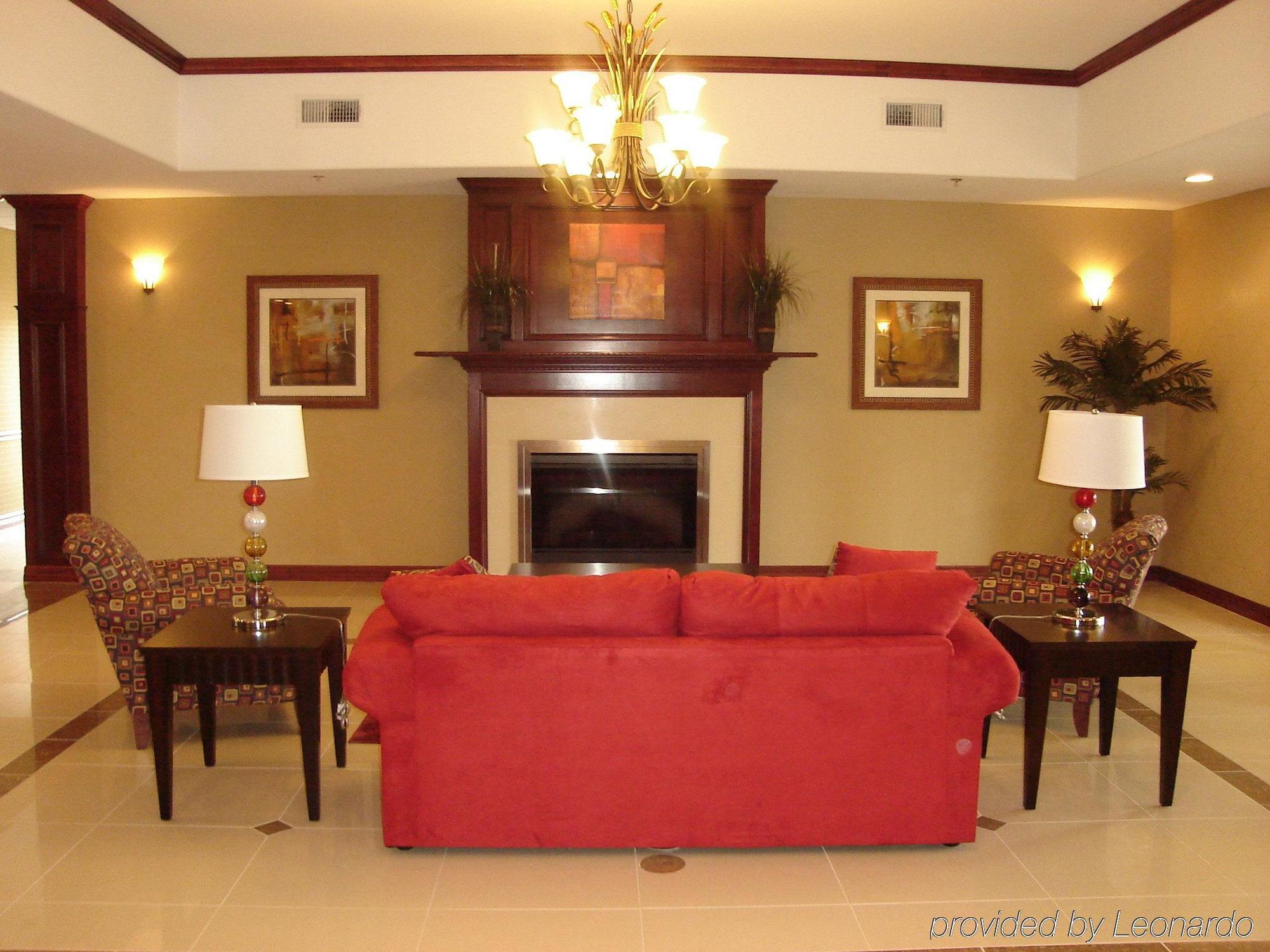 La Quinta By Wyndham Lindale Hotel Exterior photo